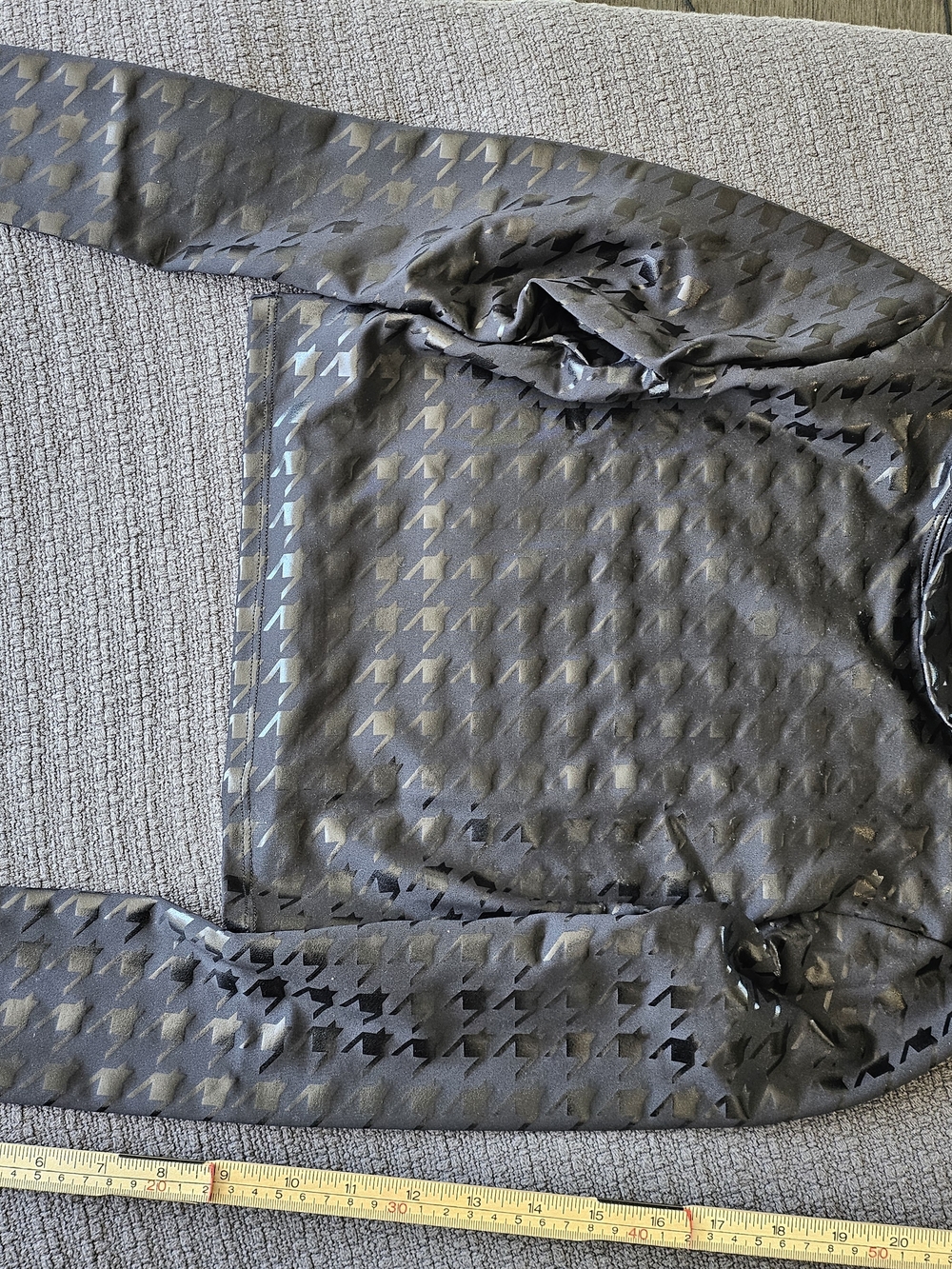 Noli Black Glossy Houndstooth Crop Top - Picture 3 of 3
